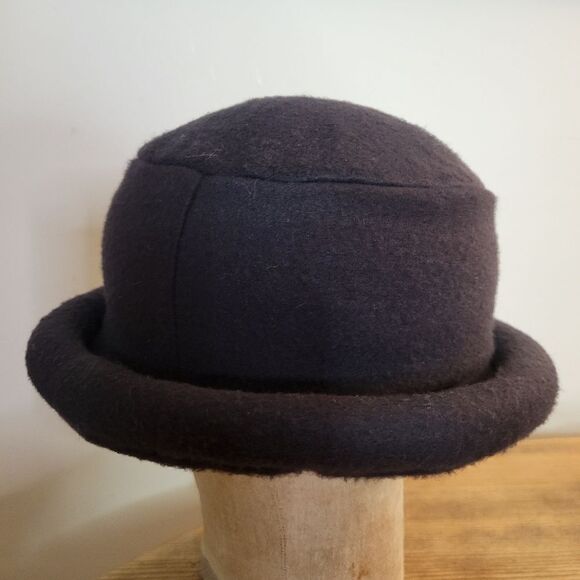 Black Fleece Rolled Brim Hat - Picture 1 of 7